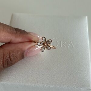 Pandora Dazzling Daisy Ring